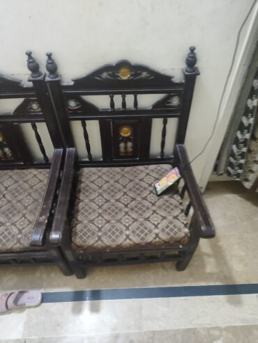 Sofa set with table