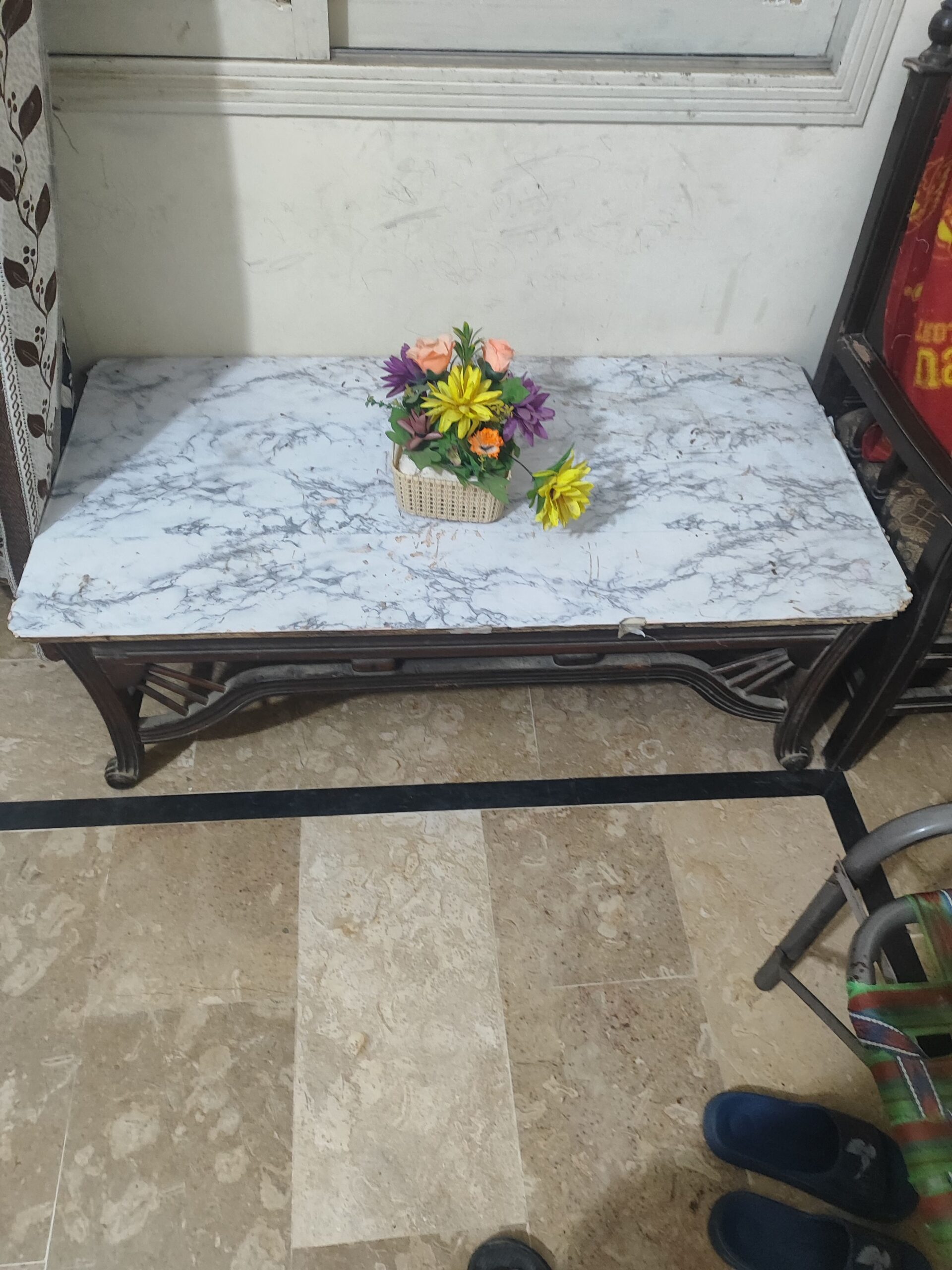 Sofa set with table